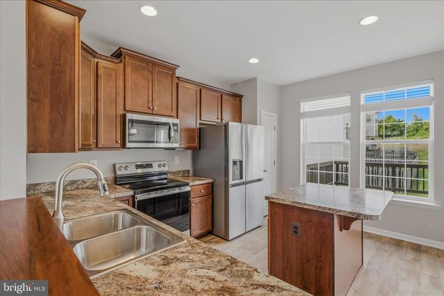 23 LANDIS CT, Falling Waters, WV 25419