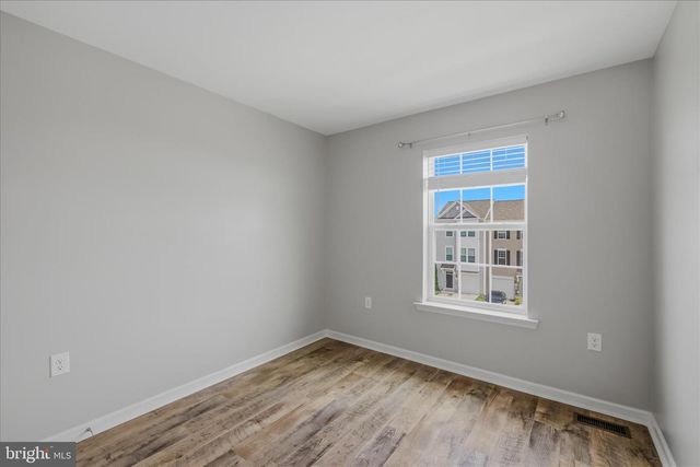 23 LANDIS CT, Falling Waters, WV 25419