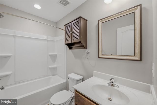 23 LANDIS CT, Falling Waters, WV 25419