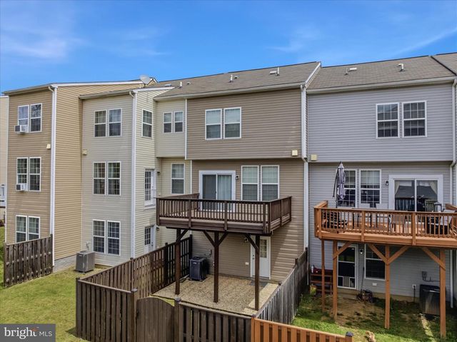 23 LANDIS CT, Falling Waters, WV 25419