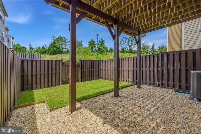 23 LANDIS CT, Falling Waters, WV 25419