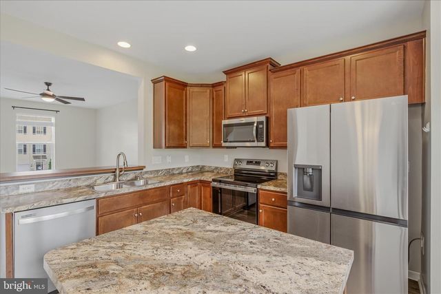 23 LANDIS CT, Falling Waters, WV 25419