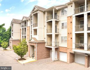 12124 GARDEN RIDGE LN #301, Fairfax, VA 22030