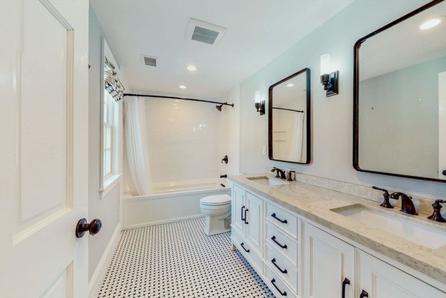 642 Centre St, Newton, MA 02458