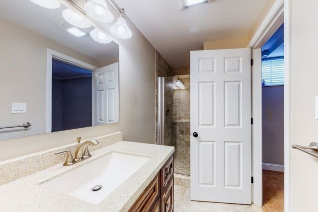 642 Centre St, Newton, MA 02458