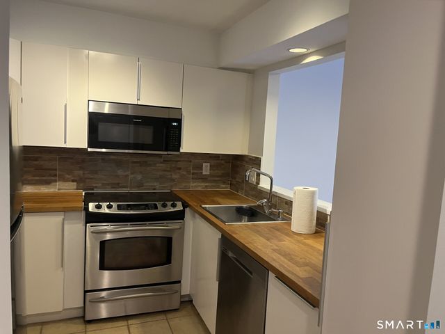 9 River Road 411, Greenwich, CT 06807