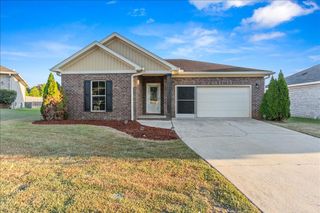 105 Belhaven Dr, Dothan, AL 36303