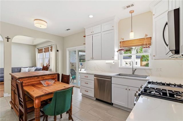 9559 Bay Point DR, Norfolk, VA 23518