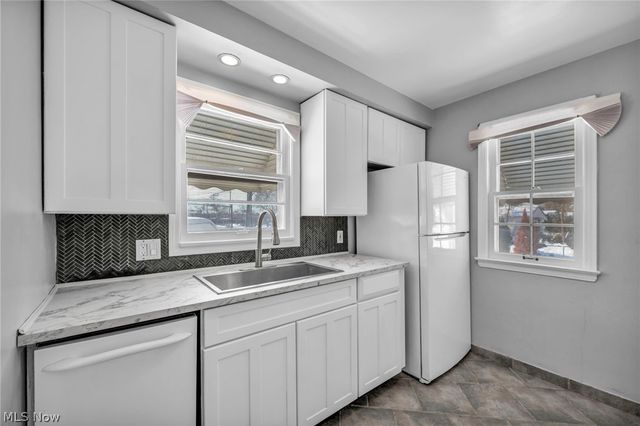 21202 Gardenview Drive, Maple Heights, OH 44137