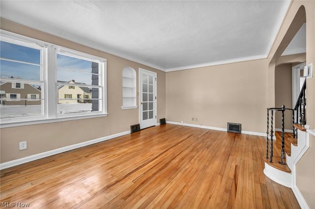 21202 Gardenview Drive, Maple Heights, OH 44137