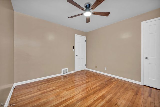 21202 Gardenview Drive, Maple Heights, OH 44137