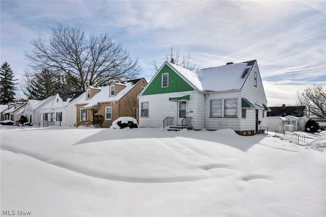 21202 Gardenview Drive, Maple Heights, OH 44137