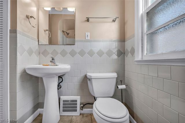 21202 Gardenview Drive, Maple Heights, OH 44137