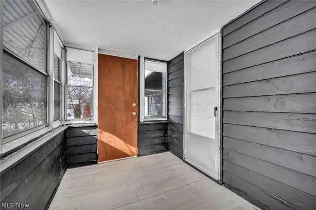 21202 Gardenview Drive, Maple Heights, OH 44137