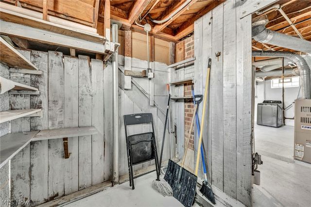 21202 Gardenview Drive, Maple Heights, OH 44137