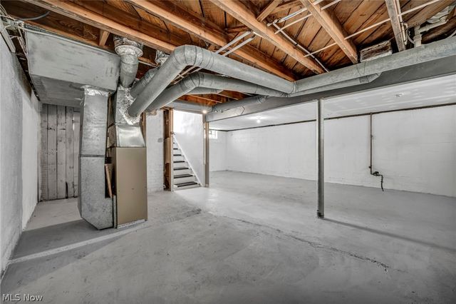 21202 Gardenview Drive, Maple Heights, OH 44137