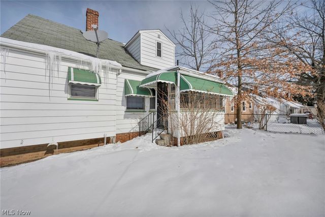 21202 Gardenview Drive, Maple Heights, OH 44137