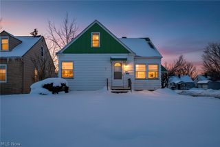 21202 Gardenview Drive, Maple Heights, OH 44137