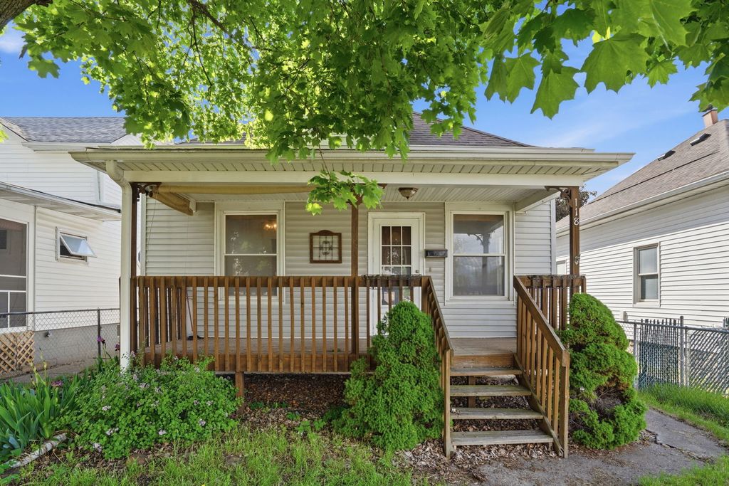 118 5th Street, Silvis, IL 61282