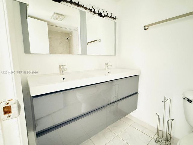 9440 W Flagler St 305, Miami, FL 33174