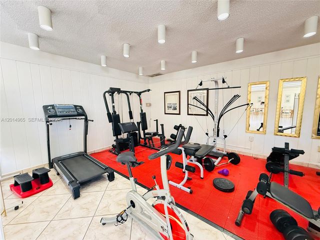 9440 W Flagler St 305, Miami, FL 33174