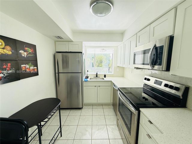 9440 W Flagler St 305, Miami, FL 33174