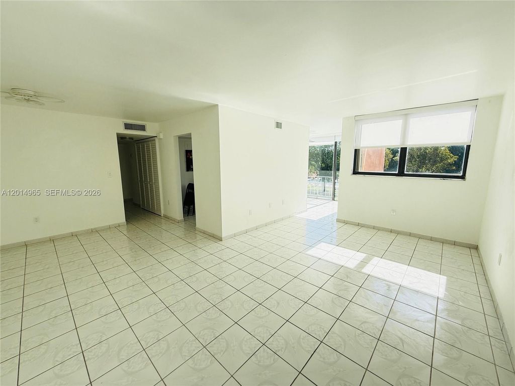 9440 W Flagler St 305, Miami, FL 33174