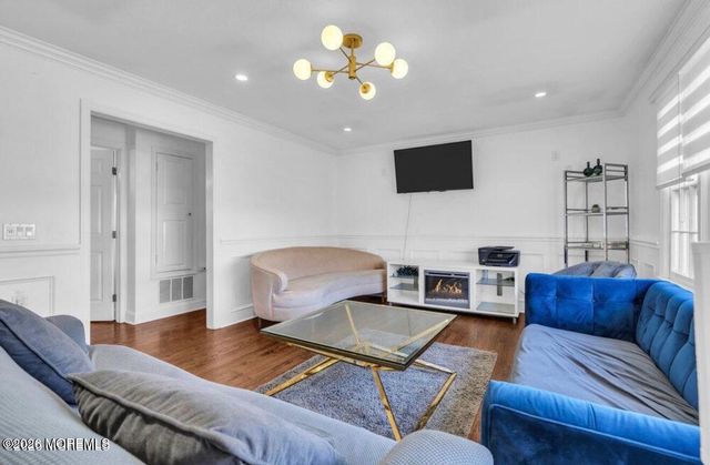 704 Carol Avenue, Oakhurst, NJ 07755