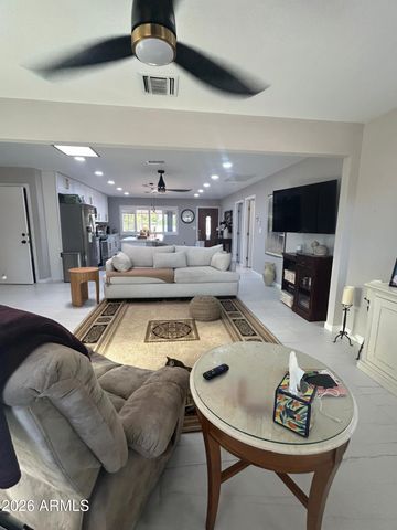9325 W ARROWHEAD Drive W, Sun City, AZ 85351