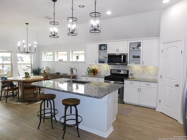 104 VAIL DR, Boerne, TX 78006