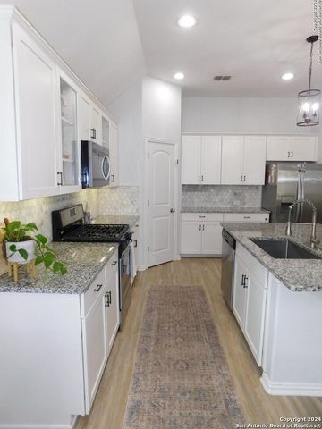 104 VAIL DR, Boerne, TX 78006