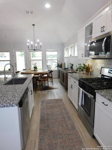 104 VAIL DR, Boerne, TX 78006
