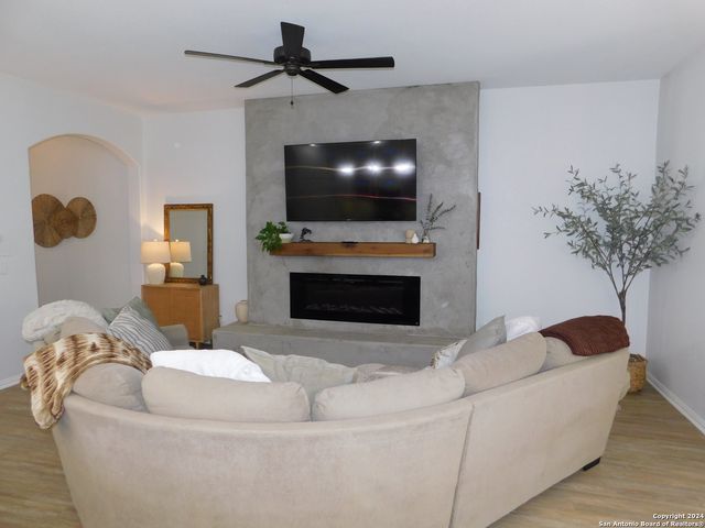 104 VAIL DR, Boerne, TX 78006