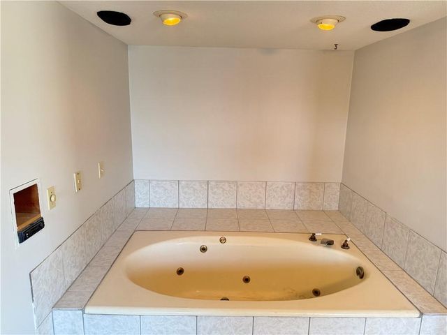 31435 Lofty Lane, Edwards, MO 65326