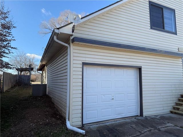 31435 Lofty Lane, Edwards, MO 65326