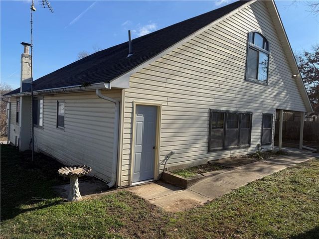 31435 Lofty Lane, Edwards, MO 65326