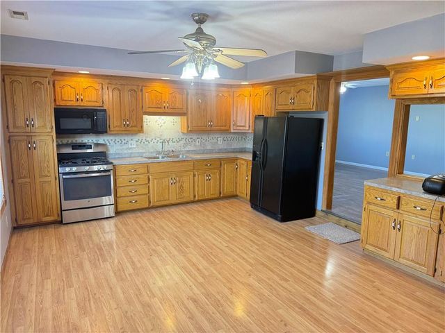 31435 Lofty Lane, Edwards, MO 65326