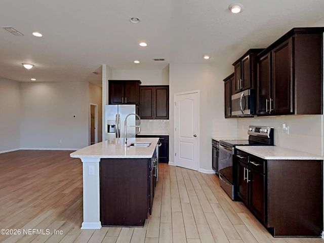 15662 CHIR PINE Drive, Jacksonville, FL 32218