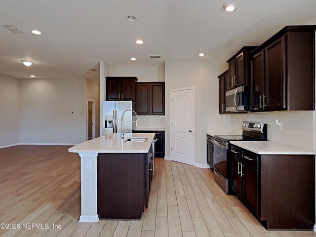 15662 CHIR PINE Drive, Jacksonville, FL 32218