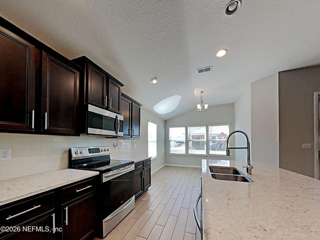 15662 CHIR PINE Drive, Jacksonville, FL 32218