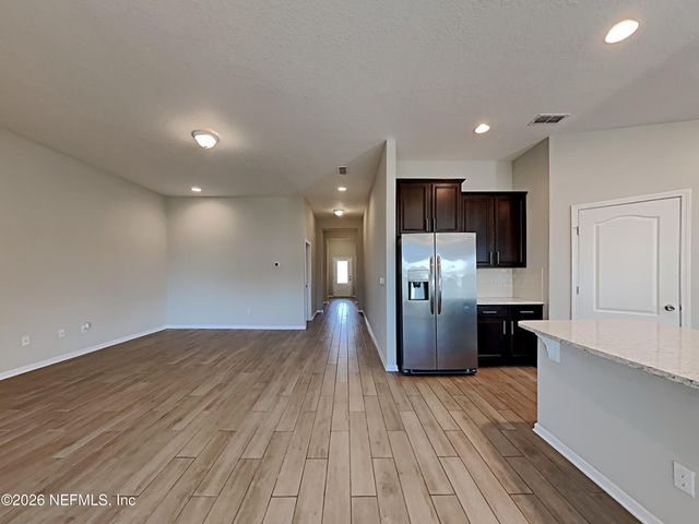15662 CHIR PINE Drive, Jacksonville, FL 32218