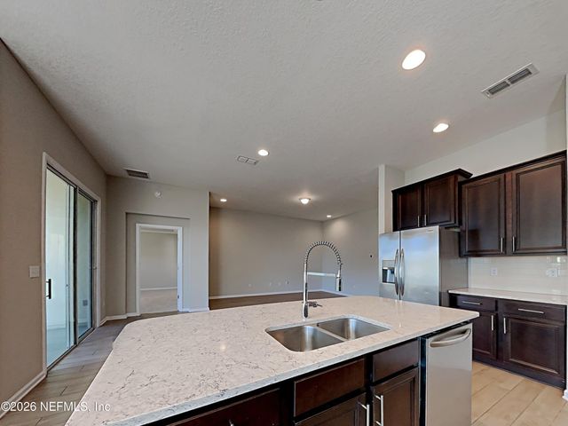 15662 CHIR PINE Drive, Jacksonville, FL 32218