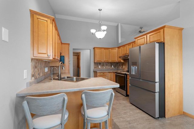 N1916 ROCHELLE COURT, Greenville, WI 54942