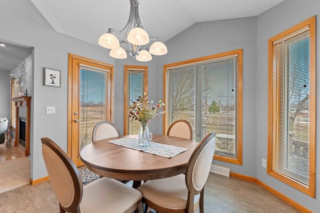 N1916 ROCHELLE COURT, Greenville, WI 54942