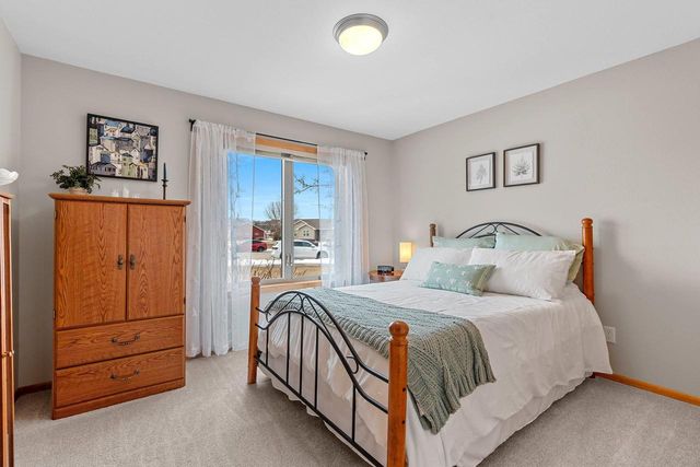 N1916 ROCHELLE COURT, Greenville, WI 54942