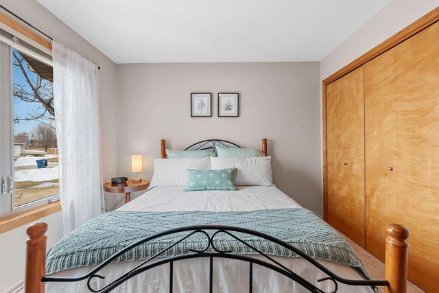 N1916 ROCHELLE COURT, Greenville, WI 54942