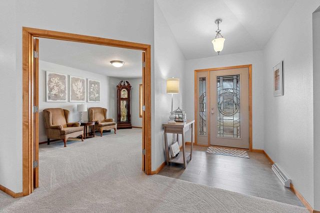 N1916 ROCHELLE COURT, Greenville, WI 54942