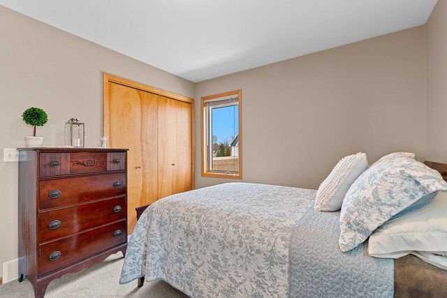 N1916 ROCHELLE COURT, Greenville, WI 54942