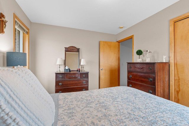 N1916 ROCHELLE COURT, Greenville, WI 54942