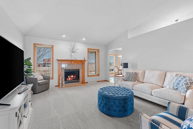 N1916 ROCHELLE COURT, Greenville, WI 54942